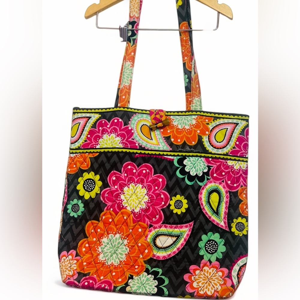 Vera Bradley Tote (Ziggy Zinnia) BAG